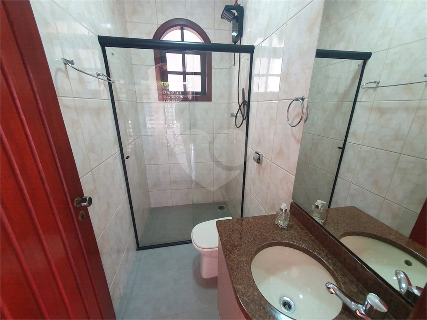 Casa à venda com 4 quartos, sendo 1 suíte, no condomínio Parque São Gabriel, Itatiba - SP