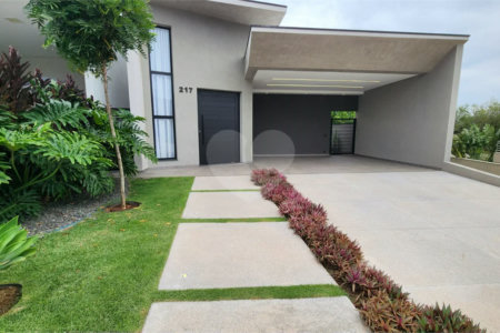 Casa à venda com 3 suítes no condomínio Via Castelli, Louveira - SP