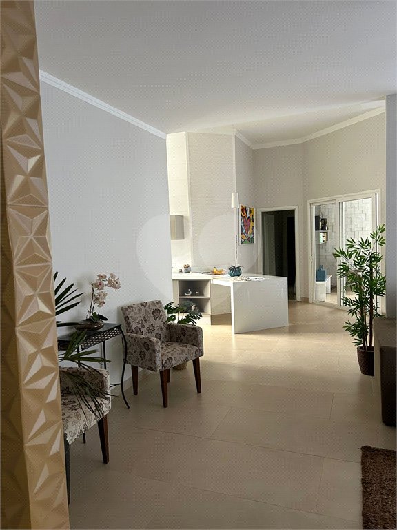 Casa à venda com 3 quartos, sendo 1 suíte, no condomínio Jardim das Acácias, Araraquara - SP