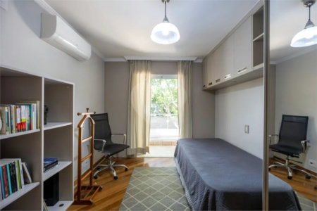 Sobrado à venda com 3 quartos, sendo 2 suítes,  em Jardim Leonor, São Paulo, SP