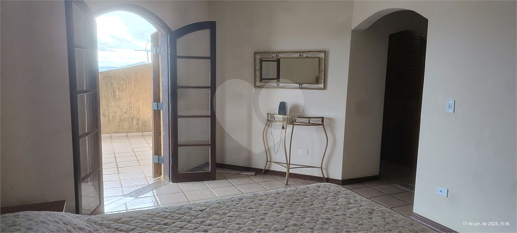 Chácara à venda com 4 quartos, sendo 3 suítes, em Campos de Atibaia, Atibaia, SP