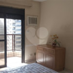 Apartamento à venda com 4 quartos, sendo 2 suítes, em Tombo, Guarujá, SP