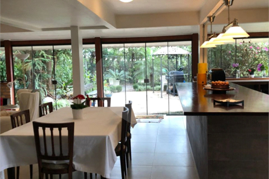 Casa Térrea à venda com 4 quartos, sendo 1 suíte, em Roseira, Mairiporã, SP