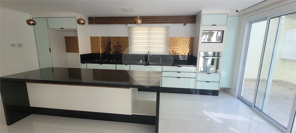 Sobrado à venda com 4 quartos, sendo 2 suítes, em Vila Irmãos Arnoni, São Paulo, SP