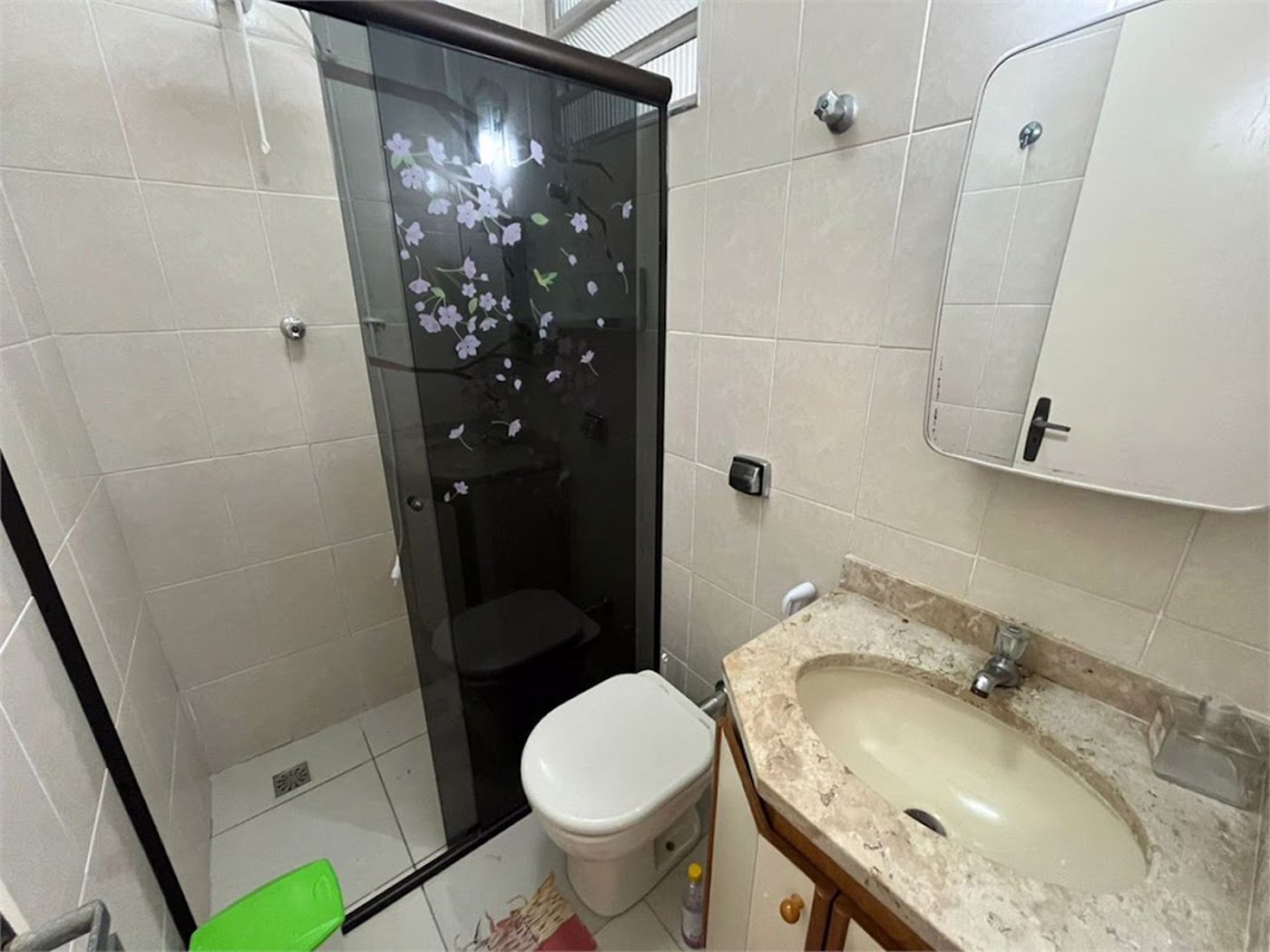 Apartamento de 1 Dormitório na Quadra da Praia das Pitangueiras – Localização Privilegiada!