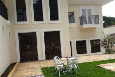 Casa à venda ou para alugar com 5 suítes em Jardim Leonor, São Paulo, SP