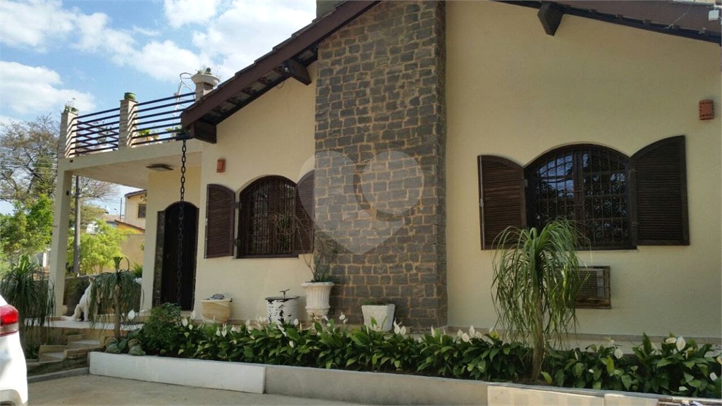 Sobrado à venda com 6 quartos, sendo 4 suítes,  em Retiro das Fontes, Atibaia, SP