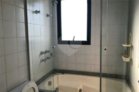 Cobertura à venda com 3 suítes em Vila Andrade, São Paulo, SP