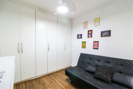 Casa à venda com 4 quartos, sendo 3 suítes, no condomínio Flower Garden Residence, São Paulo - SP