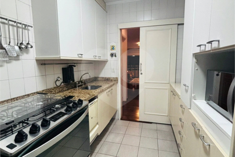 Apartamento à venda com 3 quartos, sendo 1 suíte, em Morumbi, São Paulo, SP
