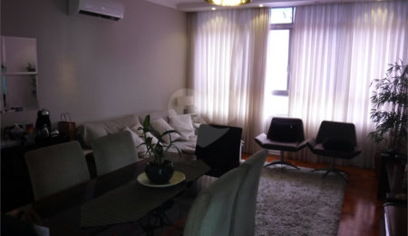 Apartamento à venda com 2 quartos, sendo 1 suíte,  em Boqueirão, Santos, SP