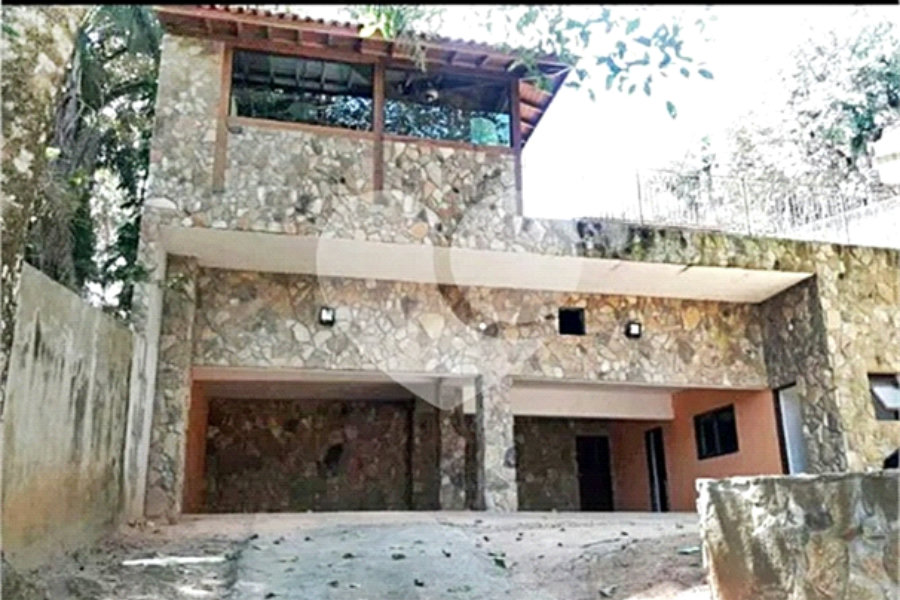Casa à venda ou para alugar com 4 quartos, sendo 2 suítes, em Serra da Cantareira, Mairiporã, SP