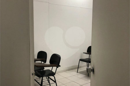 Casa à venda com 6 quartos, sendo 2 suítes, em Vila Monumento, São Paulo, SP