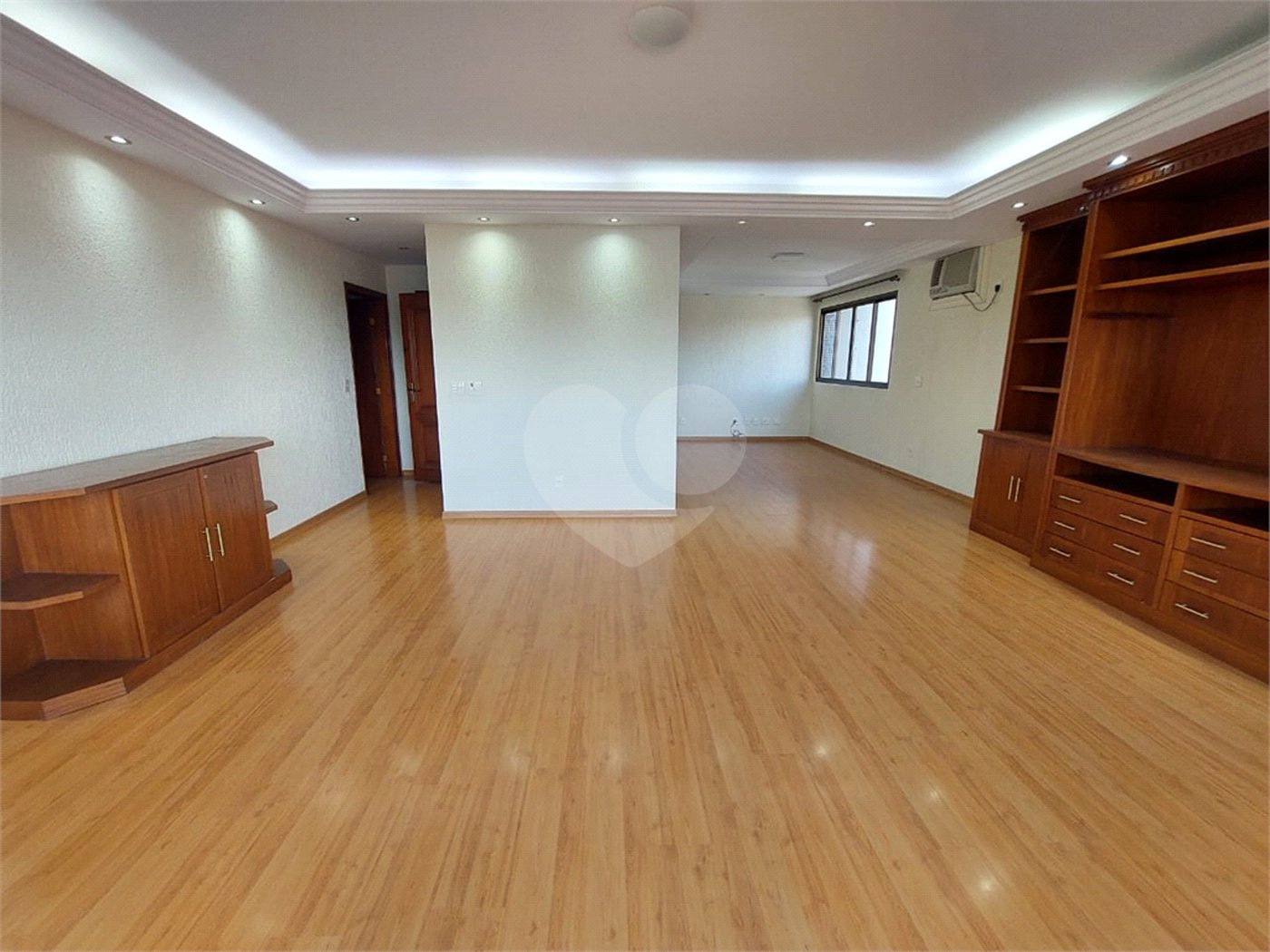 Apartamento para alugar com 3 quartos, sendo 1 suíte,  no Centro, Indaiatuba, SP