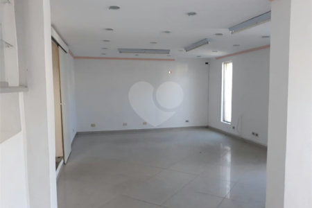 Sobrado para alugar com 4 quartos no Centro, São Roque, SP