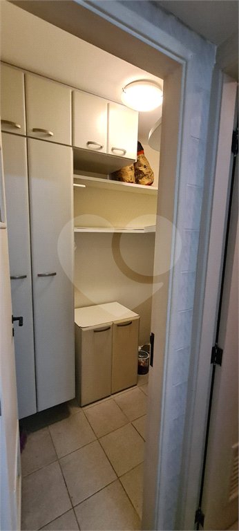 Apartamento para venda e locação de 130m² no Jardim Paulista com 2 suítes e 2 vagas.
