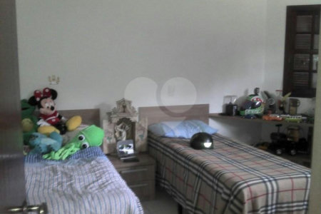 Sobrado à venda com 3 quartos, sendo 1 suíte, em Fazenda Morumbi, São Paulo, SP