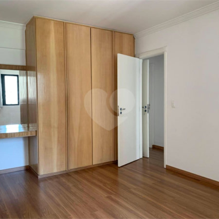 Apartamento à venda com 2 quartos em Vila Olímpia, São Paulo, SP
