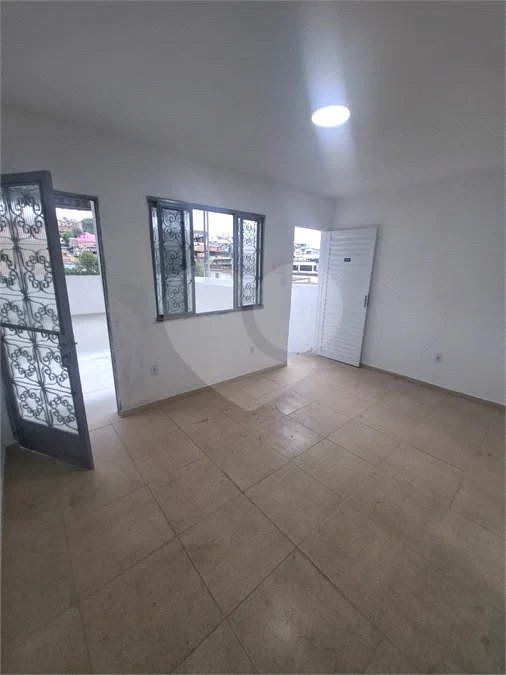 SOBRADO TIPO APARTAMENTO COM 1 QUARTO PARA LOCAÇÃO 153m² - SANTÍSSIMO