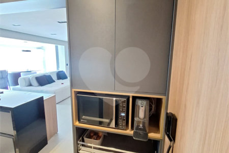 Apartamento à venda com 4 quartos, sendo 2 suítes,  em Vila Anastácio, São Paulo, SP