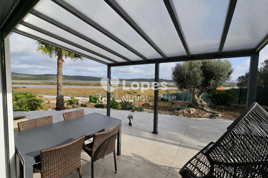 Casa com 3 quartos à venda no Algarve, Portugal – Piscina e terreno de 12.000 m²