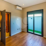 Casa à venda com 3 quartos, sendo 2 suítes, no condomínio Residencial Mont'alcino, Valinhos - SP