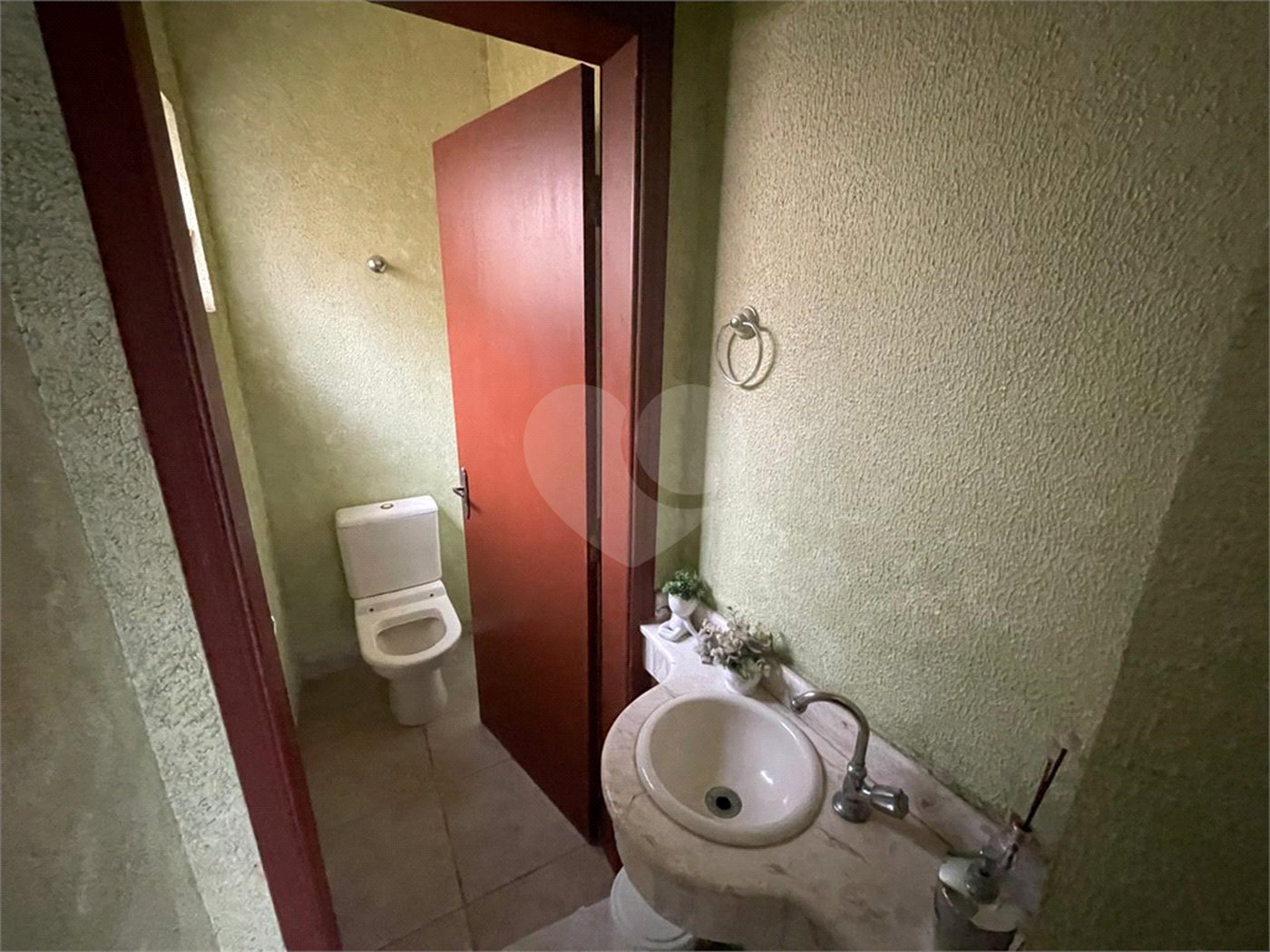 Casa à venda com 3 quartos, sendo 1 suíte,  em Bosque, Vinhedo, SP
