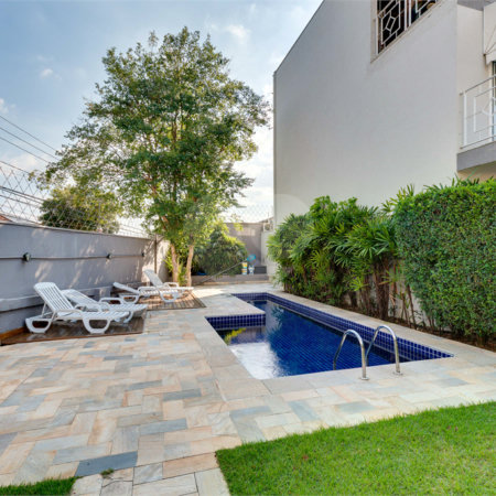 Casa à venda com 4 quartos, sendo 3 suítes, no condomínio Vila Hípica, São Paulo - SP