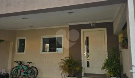 Casa à venda com 3 quartos, sendo 1 suíte, no condomínio Parque das Árvores, Sorocaba - SP