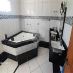 Casa à venda com 4 suítes no condomínio Residencial Vale das Laranjeiras, Indaiatuba - SP