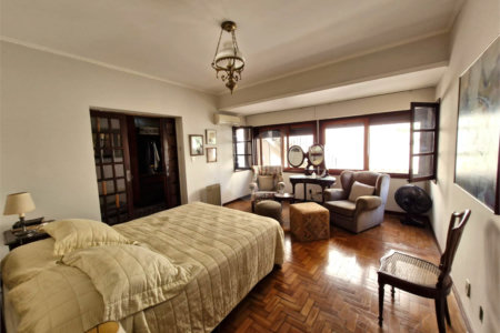Casa à venda com 4 quartos, sendo 1 suíte,  em Granja Julieta, São Paulo, SP