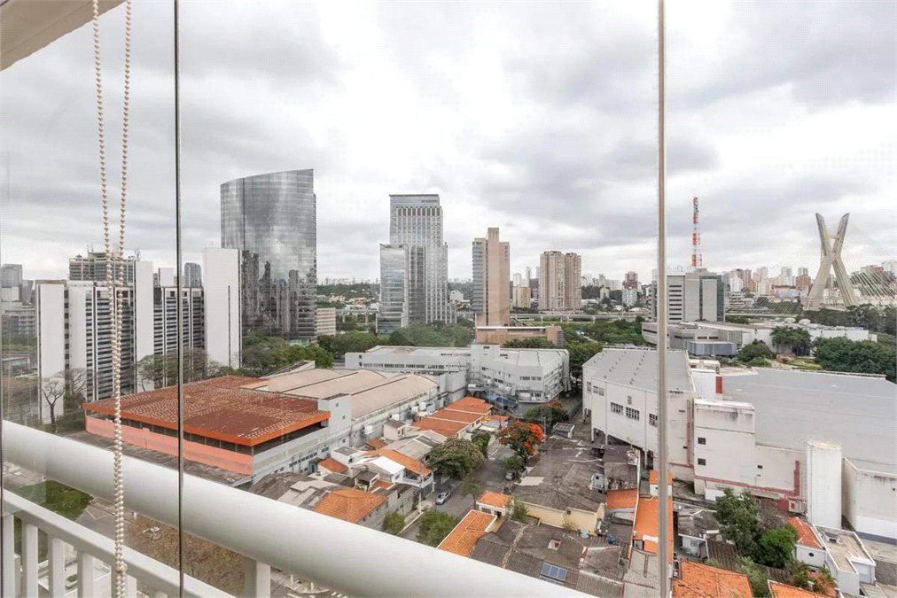 Apartamento à venda com 2 suítes em Vila Cordeiro, São Paulo, SP