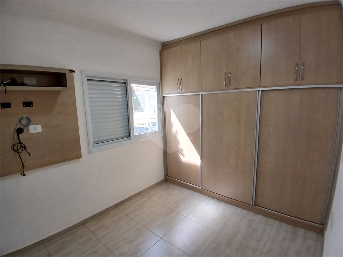 Casa à venda com 3 quartos, sendo 1 suíte, no condomínio Golden Park Residence II, Sorocaba - SP