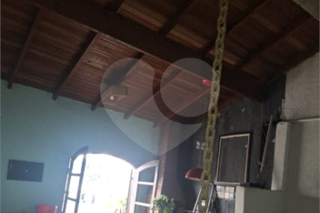 Casa à venda com 5 quartos, sendo 2 suítes, em Parque Maria Helena, Suzano, SP