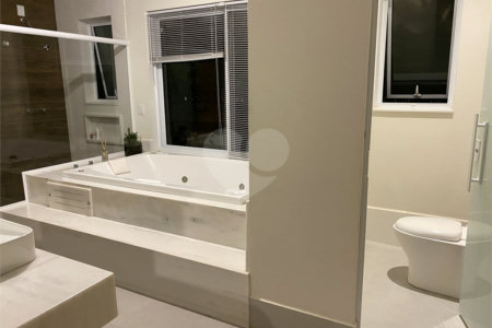 Casa à venda com 3 suítes no condomínio Jardim Primavera, Louveira - SP