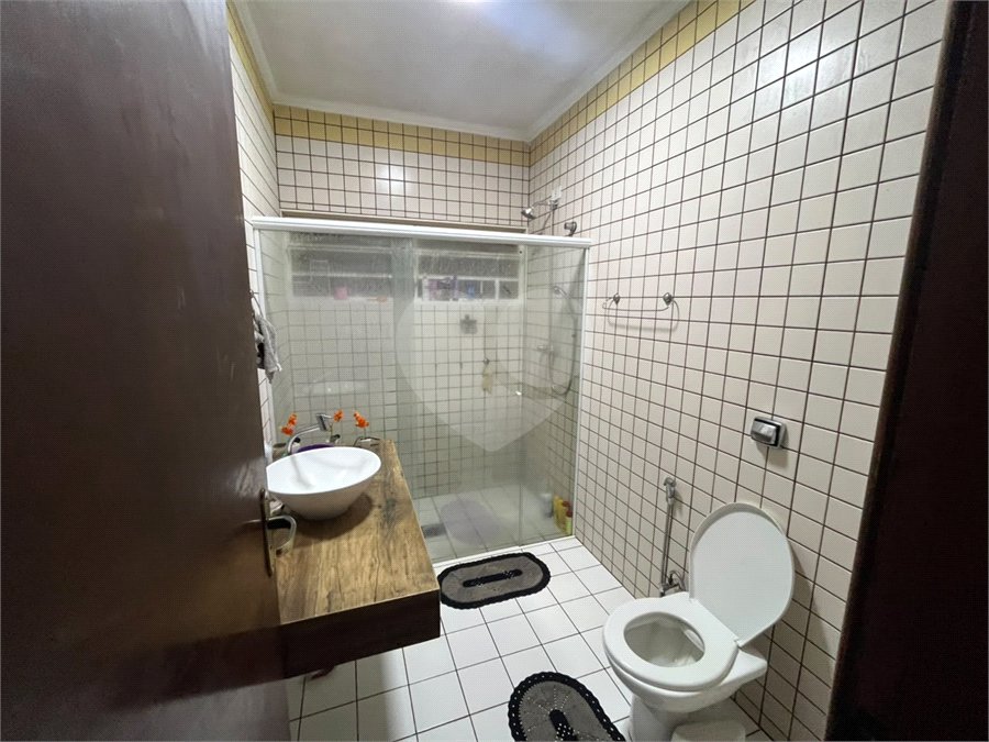 Casa à venda com 3 quartos, sendo 1 suíte, em Parque Santa Marta, São Carlos, SP