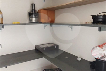 Casa à venda com 3 suítes no condomínio Figueira Garden, Atibaia - SP