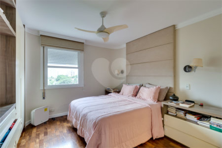 Apartamento à venda com 4 quartos, sendo 1 suíte, em Santo Amaro, São Paulo, SP