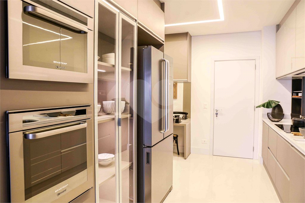 Apartamento à venda com 4 suítes em Cidade Jardim, São Paulo, SP
