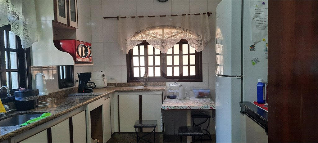 Casa à venda com 4 quartos, sendo 1 suíte, no condomínio Parque Imperial da Cantareira, Mairiporã - SP