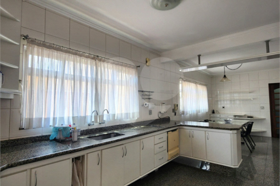 Sobrado à venda com 3 quartos, sendo 1 suíte, em Vila Constança, São Paulo, SP