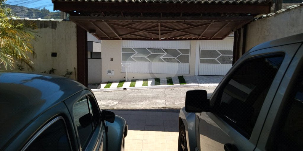 Casa à venda com 4 quartos, sendo 2 suítes, em Barreiro, Mairiporã, SP