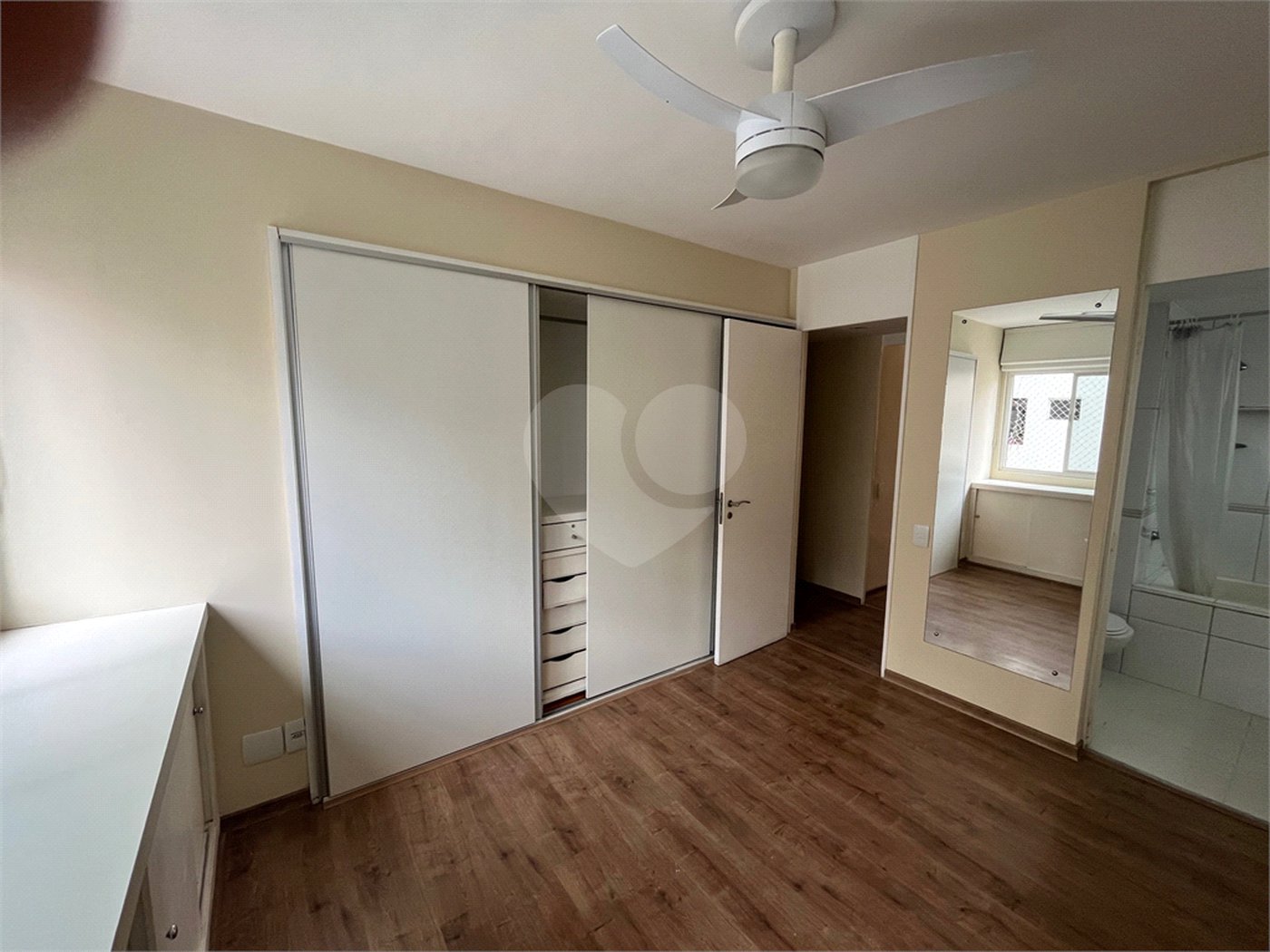 Apartamento à venda ou para alugar com 2 quartos, sendo 1 suíte,  em Itaim Bibi, São Paulo, SP
