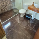 Casa à venda com 3 suítes no condomínio Chácaras Arumã, Sarapuí - SP