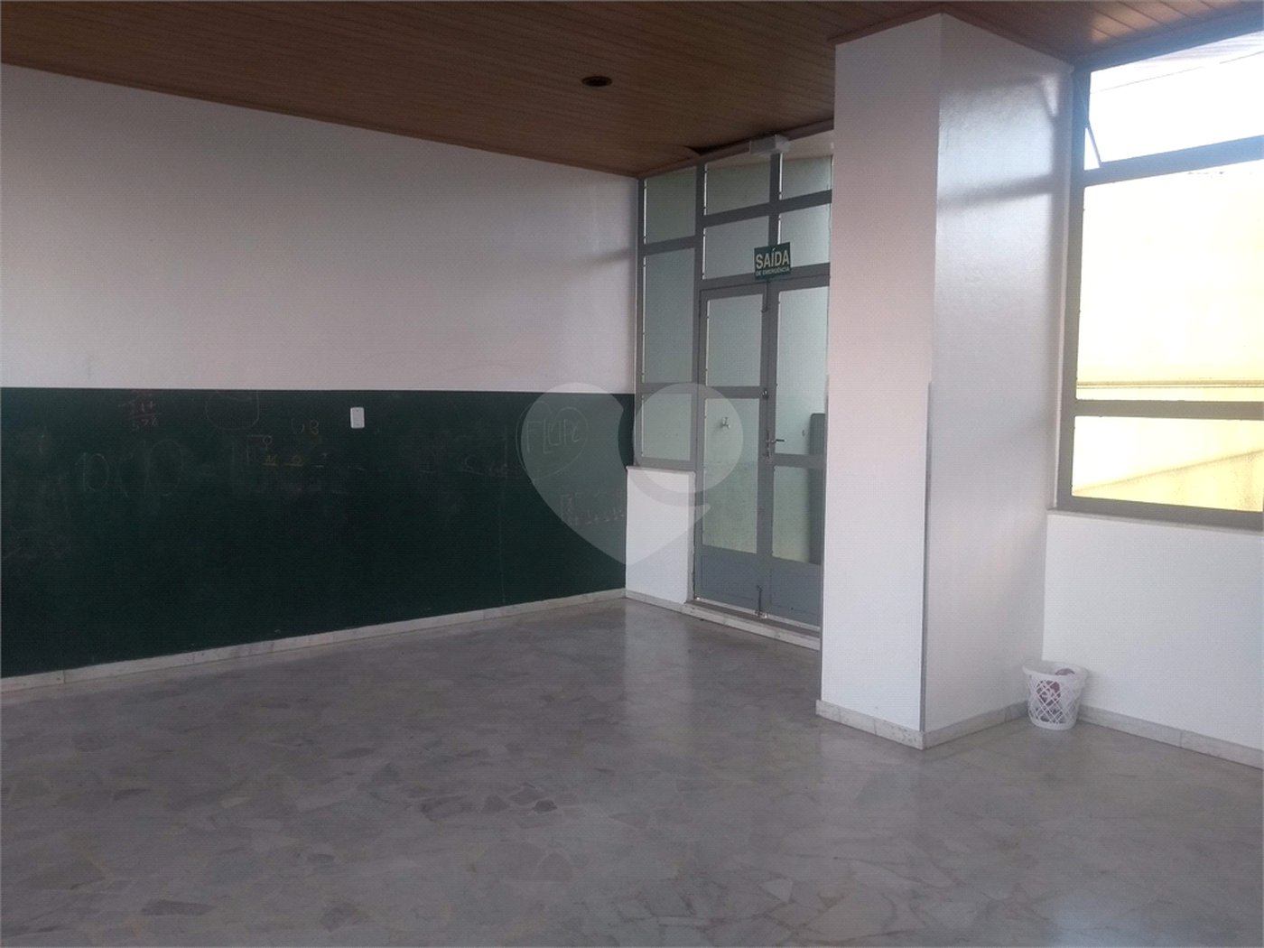 Apartamento à venda com 3 quartos, sendo 1 suíte,  no Centro, Mogi das Cruzes, SP