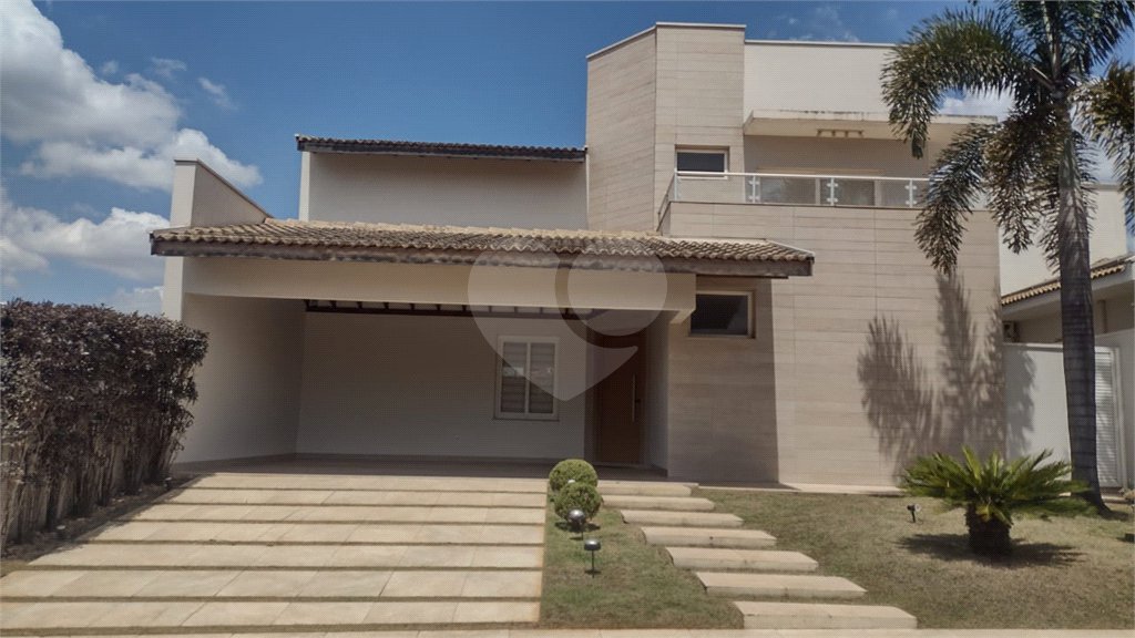 Casa à venda com 3 quartos, sendo 1 suíte, no condomínio Residencial Bouganville, Araraquara - SP