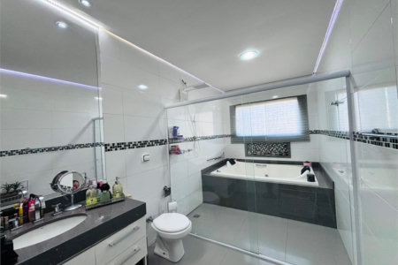Casa à venda com 4 quartos, sendo 2 suítes, no condomínio Carmen Blanco, Sorocaba - SP