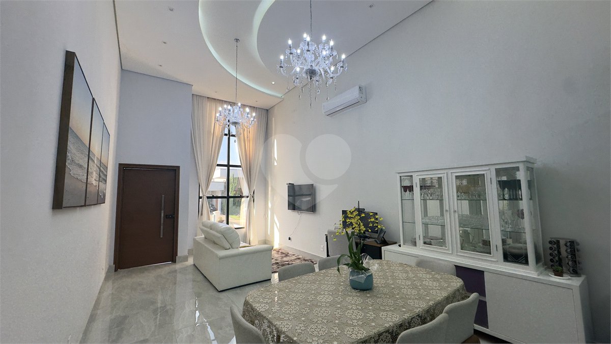 Casa à venda com 3 quartos, sendo 1 suíte, no condomínio Jardim Residencial Dona Maria José, Indaiatuba - SP