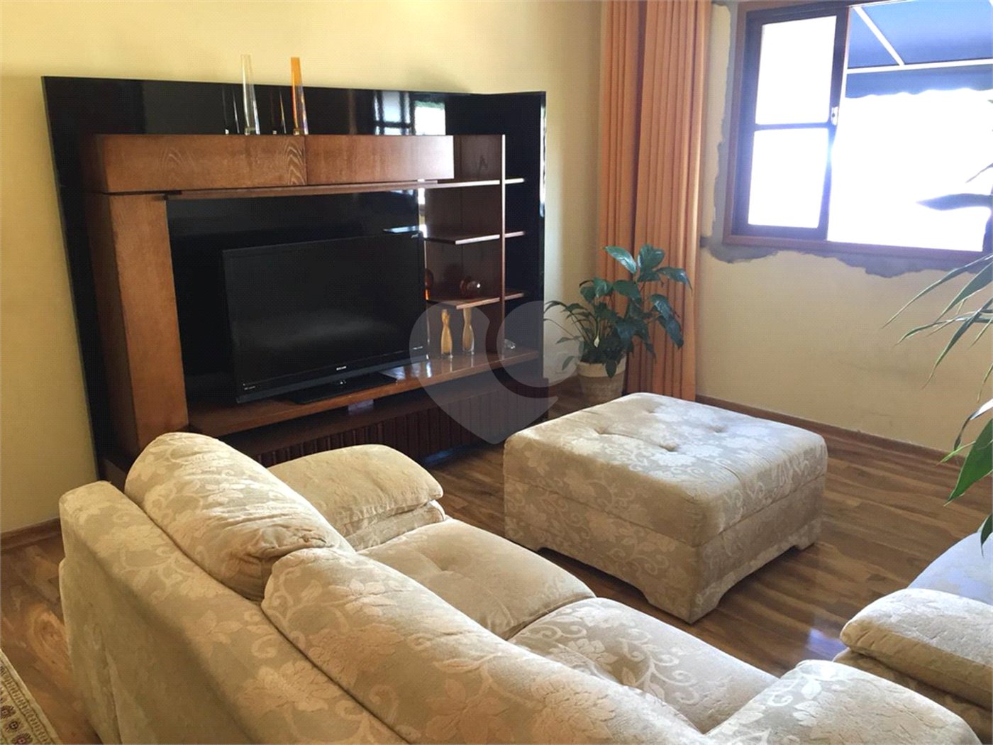 Casa à venda com 2 quartos, sendo 1 suíte, em Socorro, São Paulo, SP
