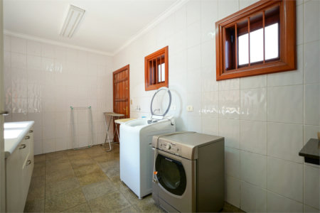 Casa à venda com 4 quartos, sendo 2 suítes, em Interlagos, São Paulo, SP